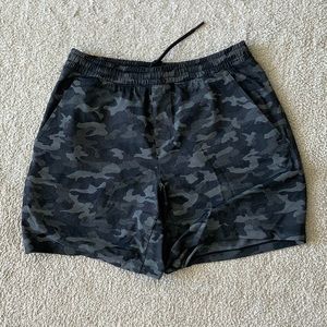 Lululemon Men’s Pace Breaker Short 7” LL L